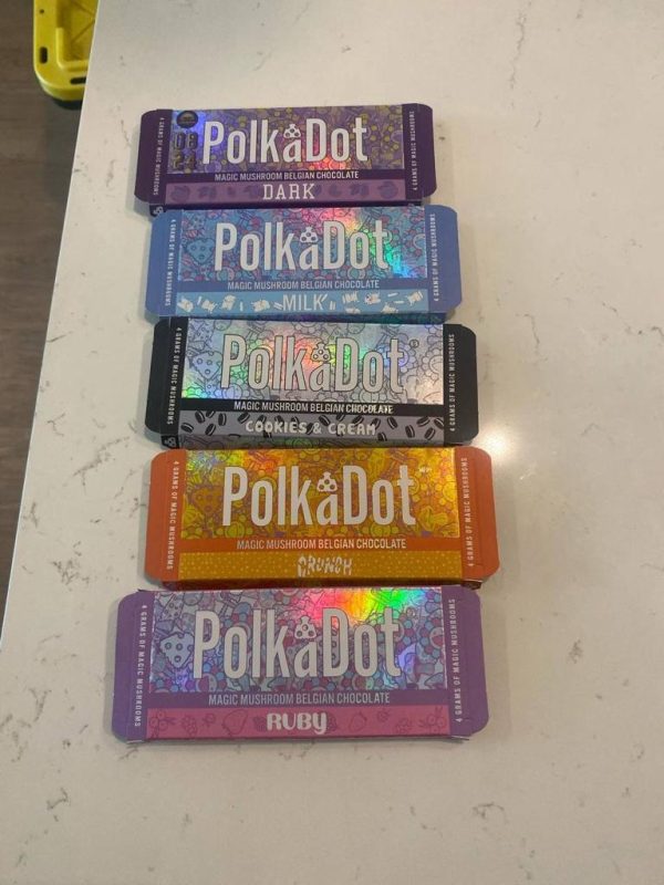 Polka Dot mushroom chocolate bars – Polka Dot mushroom chocolate bar in premium Belgian couverture chocolate packaging showing 15 breakable pieces and psilocybin infused edible label